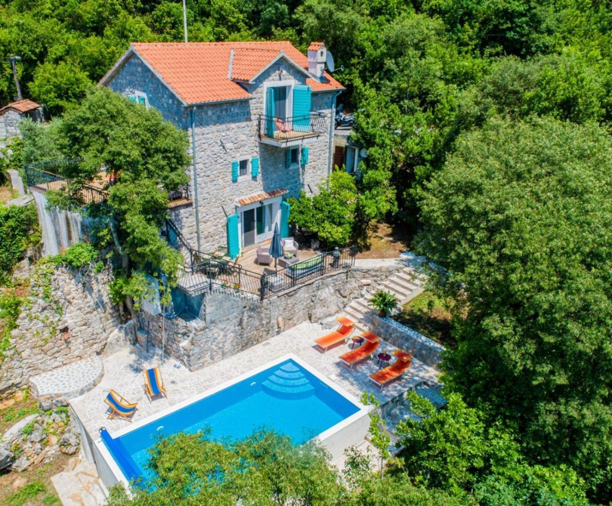 Estate with Renovated Stone House and Ruins for Reconstruction, Milovići, Luštica